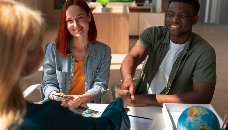 Study Abroad Funding Without Loans: Smart Ways to Pay